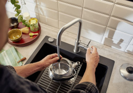 Смеситель для кухни Blanco Jandora-S с выдвижной лейкой нержавеющая сталь 526614