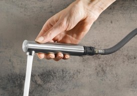 Смеситель для кухни Blanco Lanora-S-F с вытяжной лейкой нержавеющая сталь 526180