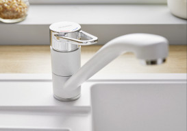 Смеситель для кухни Blanco Wega II однорычажный хром/белый 526408