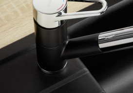 Змішувач для кухні Blanco Wega-S II з висувною лійкою хром/чорний 526428