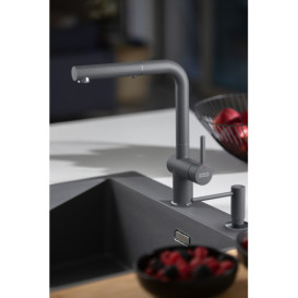 Змішувач для кухні Franke Active L з висувною лійкою сірий сланець 115.0721.464