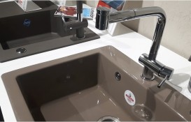 Смеситель для кухни Franke Logik Pull Out однорычажный с выносным изливом латунь хром 115.0081.528