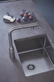 Смеситель для кухни Grohe Accent SmartControl с выдвижной лейкой графит темный матовый 30444AL0