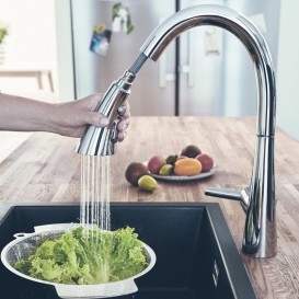 Змішувач для кухні Grohe Zedra Touch змішувач сенсорний з висувною лійкою хром 30219002