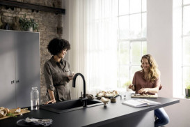 Смеситель для кухни Hansgrohe Aqittura M91 FilterSystem 210 однорычажный с выдвижным носиком стартовый комплект черный матовый 76801670