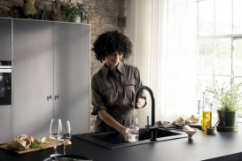 Змішувач для кухні Hansgrohe Aqittura M91 FilterSystem 210 з висувним носиком одноважільний чорний матовий 76803670