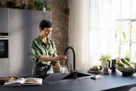 Змішувач для кухні Hansgrohe Aqittura M91 SodaSystem 210 одноважільний висувний вилив sbox стартовий набір чорний матовий 76806670