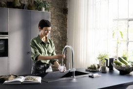 Смеситель для кухни Hansgrohe Aqittura M91 SodaSystem 210 выдвижной излив sBox стартовый набор хром 76836000