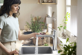 Змішувач для кухні Hansgrohe Zesis M33 одноважільний з висувною лійкою хром 74822000