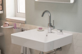 Змішувач для раковини Hansgrohe Zesis S CoolStart з донним клапаном хром 74740000