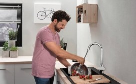 Смеситель для кухни Hansgrohe Focus M42 220 с вытяжным душем 2jet sBox сталь 71820800