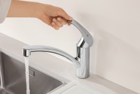 Смеситель для кухни однорычажный Grohe Eurosmart хром 3328120E