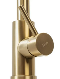 Смеситель для кухни Rea Fresh однорычажный с выдвижной лейкой матовое золото REA-B9148