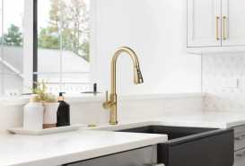 Змішувач для кухні Rea Nest одноважільний з висувною лійкою матове золото REA-B6600