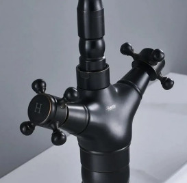 Змішувач для кухні Rea Rustico двовентильний чорний REA-B5520