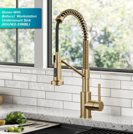 Смеситель для кухни с подключением к фильтру Kraus Bolden с выдвижной лейкой матовая латунь KFF-1610BB