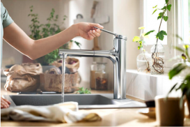 Смеситель для кухни с выдвижной лейкой Hansgrohe Zesis M33 160 однорычажный хром 74801000
