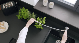 Смеситель для кухни с выдвижной лейкой Hansgrohe Zesis M33 150 с sBox lite однорычажный сталь 74803800