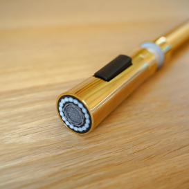 Змішувач для кухні Sink Quality Mega одноважільний з гнучким виливом золотий BFL-GD