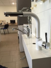 Смеситель для кухни Teka ARK 938 W однорычажный с выдвижной лейкой белый/хром 23938120W