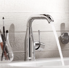 Смеситель для раковины однорычажный Grohe коллекция Essence New хром 23541001