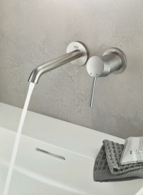 Змішувач для раковини Grohe Essence одноважільний настінний суперсталь 29192DC1