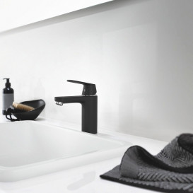 Змішувач для раковини Grohe Eurosmart Cosmopolitan одноважільний чорний матовий 23327KW0