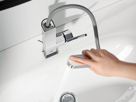 Смеситель для раковины Grohe Plus с донным клапаном выдвижной излив латунь хром 23844003