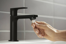 Змішувач для раковини Hansgrohe Rebris E CoolStart одноважільний зі зливним гарнітуром чорний матовий 72559670