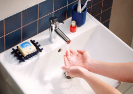 Смеситель для раковины Hansgrohe Zesis S CoolStart с донным клапаном хром 74714000