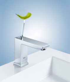 Смеситель для раковины с джойстиком с донным клапаном Grohe коллекция Eurocube Joy хром 23657000