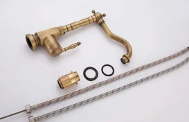 Смеситель для раковины Rea Bona однорычажный золотой REA-B2150