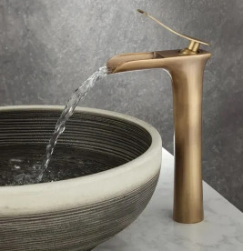 Смеситель для раковины Rea Laguna однорычажный бронзовый REA-B8120