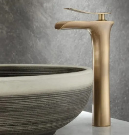 Смеситель для раковины Rea Laguna однорычажный бронзовый REA-B8120