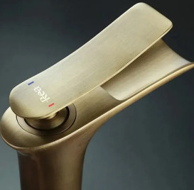 Смеситель для раковины Rea Laguna однорычажный бронзовый REA-B8120