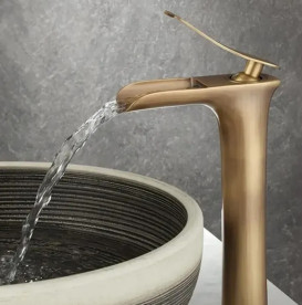 Смеситель для раковины Rea Laguna однорычажный бронзовый REA-B8120