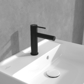 Смеситель для раковины Villeroy & Boch Loop & Friends однорычажный матовый черный TVW106103153K5