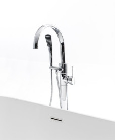 Смеситель для ванной Ravak Freedom напольный с душевым гарнитуром хром X070424