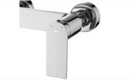 Смеситель для ванной Rea Storm однорычажный с душевым гарнитуром хром REA-B6204