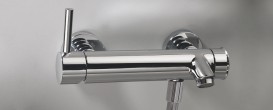 Змішувач для ванної Tres Alplus настінний з душовою лійкою одноважільний з перемикачем хром 20317001