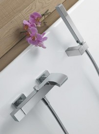 Змішувач для ванної Tres Cuadro Tres одноважільний з ручним душем хром 10717002