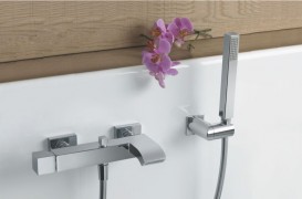 Змішувач одинважільний Tres Cuadro Tres з душем для ванни хром 10717002