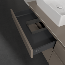 Тумба под раковину Villeroy & Boch Legato 140х55 см с подсветкой ДСП трюфель серый B669L0VG