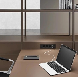 Блок розеток ASA Plastici  Versaframe 3.0 3.0 3х220В+USB type А+С алюминий 060.40F.00007