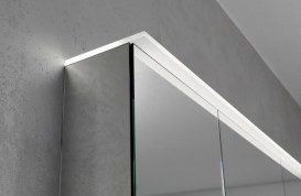 Дзеркальна шафка Geberit Option з підсвічуванням трьохдверний 500.207.00.1