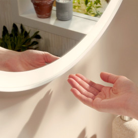 Зеркало Hansgrohe Xarita Lite S ⌀90 см с круговой LED-подсветкой и ИК-датчиком белый матовый 54980700