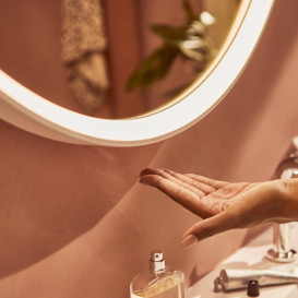 Зеркало Hansgrohe Xarita S ⌀90 см с LED-подсветкой и ИК-датчиком белый матовый 54990700