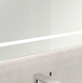 Зеркало в ванную комнату Villeroy & Boch Finion 60х75 см с подсветкой и настенным освещением G6006000