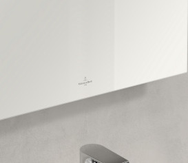 Зеркало в ванную комнату Villeroy & Boch More To See 14 90х75 см с подсветкой A4299000