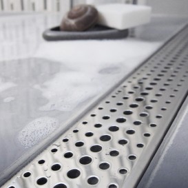 Желоб водосточный МСН 350 мм с горизонтальным фланцем и полированной решеткой Бейзик CH 350 B